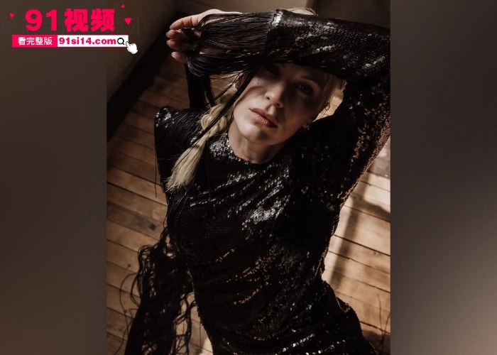 加拿大当红女演员 劳伦·李·史密斯 早期拍摄三级片泄密 化身饥渴母狗野外勾引男人带回家激情做爱 - 图3