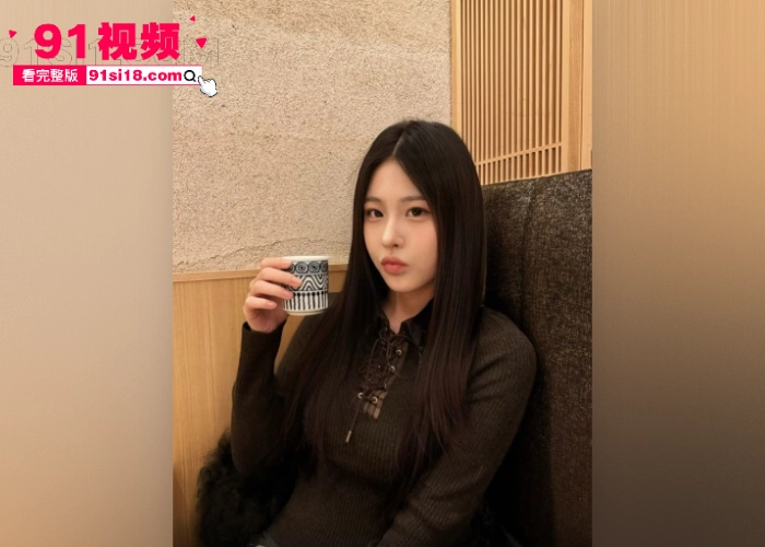 网友真实投稿大奶女友出轨 奈何绿帽男友鸡巴小满足不了 只能在柜子里偷拍他们做爱 这个视角好刺激啊 - 图2