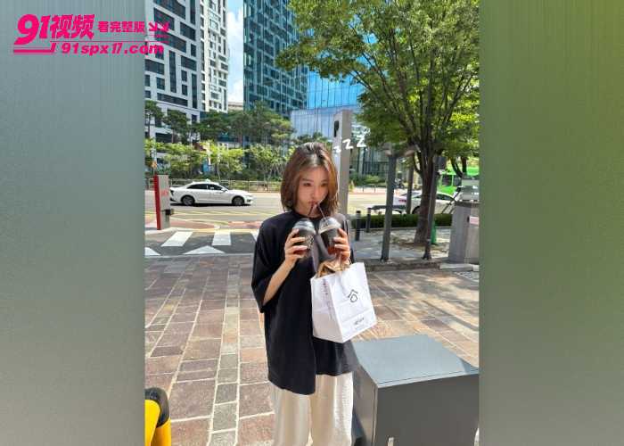 高颜值清纯女大学生JK百褶裙 金主调教小母狗深情口交 约炮视频泄颜射吞精 - 图1
