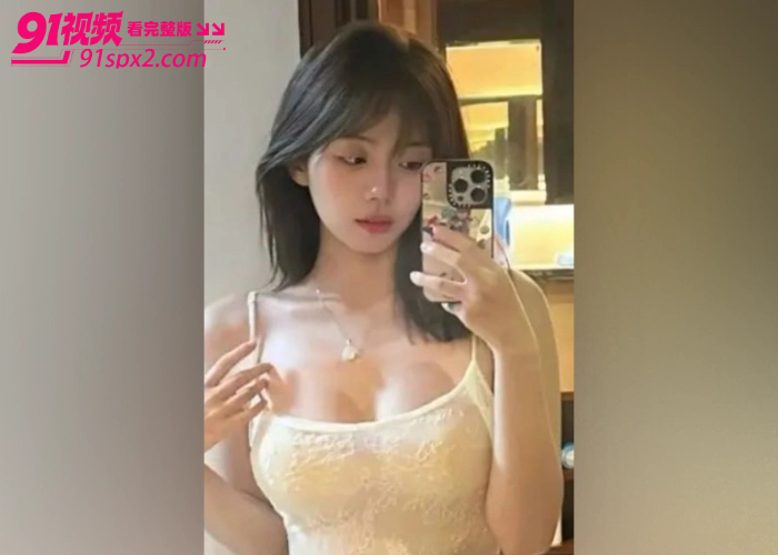 【海角原创】去G奶人妻家里拜年 把她老公灌醉在沙发熟睡 我在他们的婚房爆操他的大奶子老婆 - 图1