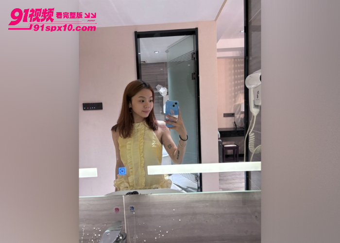 王者荣耀认识的学生妹 千里送逼在厕所撅着屁股被后入猛怼翘臀 分手后遭渣男曝光性爱视频 - 图2