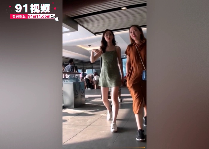 微博热搜清纯女星 蒋梦婕 商演被抄底白色蕾丝内裤 超清4K跟拍 总有牛人带我门看一些接触不到的东西 - 图10