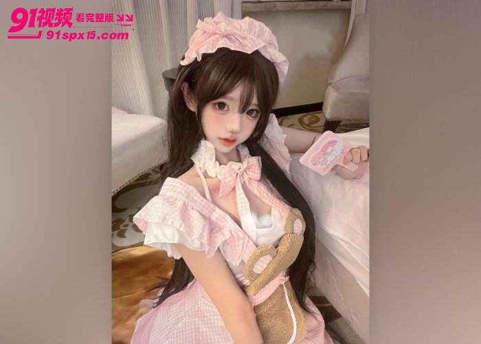 海角原创 萝莉女儿玩游戏不睡觉 非要跟老爸一起洗澡 浴室无套后入一字腿高潮内射 - 图1
