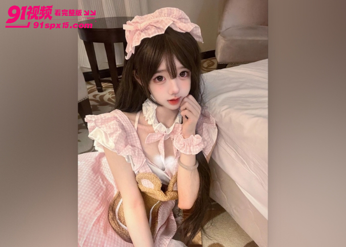 海角原创 萝莉女儿玩游戏不睡觉 非要跟老爸一起洗澡 浴室无套后入一字腿高潮内射 - 图2