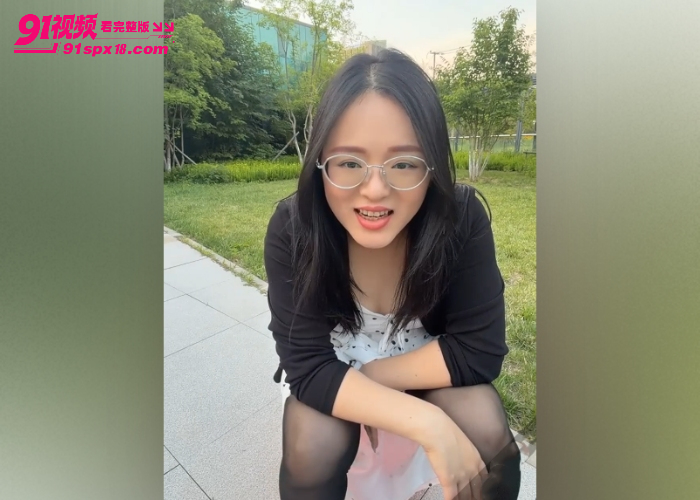 快手丰满巨乳少妇 知心妈妈 户外露出自慰 骚逼夹着震动器大秀高潮喷尿 - 图2