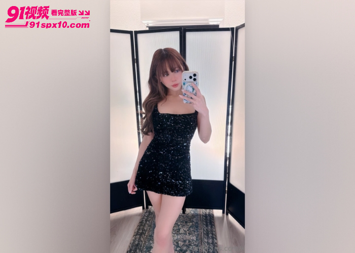 OnlyFans 亚裔自慰博主 Kittyxkum 订阅新作 性感白丝 扩阴器玩弄骚穴 - 图1
