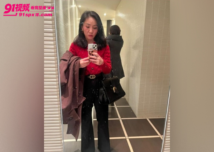 山东聊城夫妻深夜公园户外露出 深喉阳痿老公欲求不满 假鸡巴操逼骚得不行 - 图2