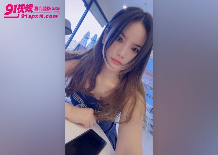 极品精神小妹傍上富二代 本想谈恋爱结果只是被玩弄 酒店交换女友4P嗨爆 - 图2