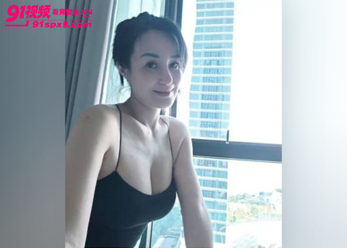 【海角原创】广东单男一起3P老妈 舔老妈的肥逼喷水 两个人接力赛轮流内射爽翻天 - 图1