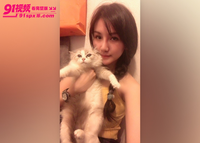 高颜值极品美少妇私拍泄密 全裸巨乳肥臀大胆诱惑 假鸡巴猛插多毛骚穴高潮喷汁 - 图3