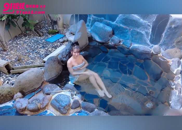  日本顶级尤物 NaomiiiChannel 度假旅游温泉泳池 无套激情性爱 - 图2