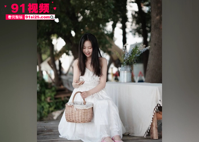【海角原创】骚妈的豹纹诱惑 饭前路边失控儿子低头狂吃鲍鱼 骚妈淫水直流停不下来 - 图1