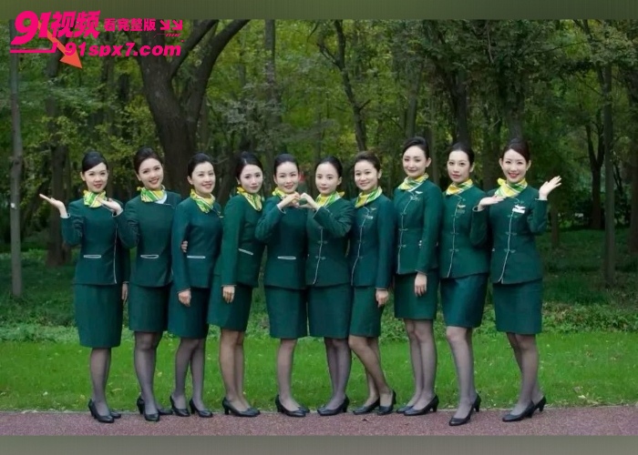 春秋航空大瓜 第八中队副驾 李俊杰 与已婚空姐长期存在不正当关系 现场抓奸性爱视频双曝光 - 图2