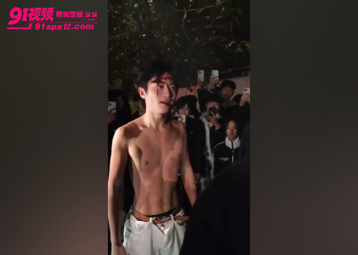 桂林谢霆锋1v4精神小伙街头上演现实古惑仔 只为争夺交配权 果然红颜祸水这句话说的是没错的 - 图7