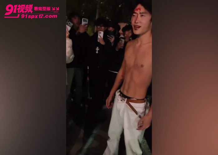 桂林谢霆锋1v4精神小伙街头上演现实古惑仔 只为争夺交配权 果然红颜祸水这句话说的是没错的 - 图10