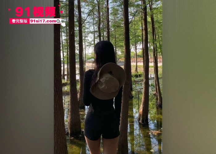韩国情侣激情不断 高速服务区厕所口交舔蛋 意犹未尽后回到车上继续刺激露出 - 图2