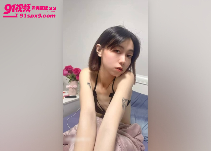 极品留学生白天做好学生 晚上做母狗给金主舔屌 对镜撅着大屁股被操的白浆直流 - 图6