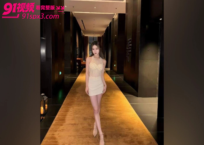 【海角原创】深夜路边石桌让骚妈跪着给我舔鸡巴 找完刺激回家连丝袜都懒得脱 直接深入猛插嫩穴 - 图2