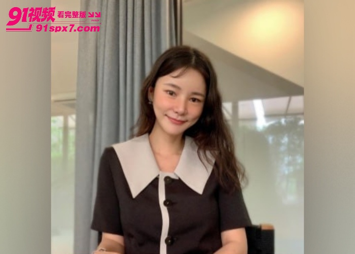 【海角原创】半夜偷摸小姨子黑丝美腿，上演足交腿交口交玩到淫水流满床单 - 图1