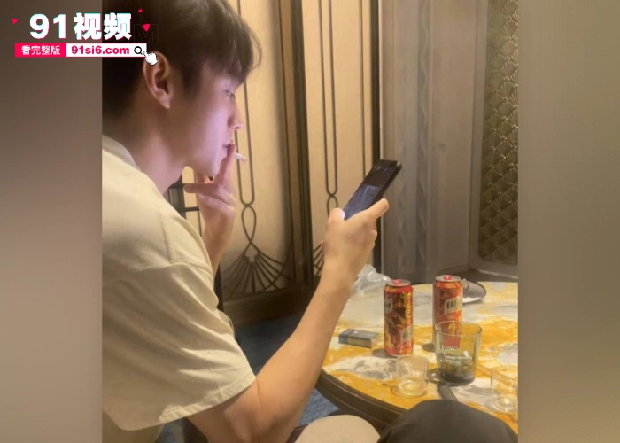 当红明星 许凯 与公司艺人 赵晴 约炮酒店偷拍性爱视频流出 出轨聊天记录被前女友曝光 于正说许凯在帮赵晴辅导台词 兄弟们信么 - 图8