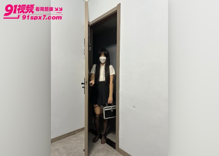 【海角原创】跟朋友酒后去按摩店逍遥，竟然遇到了女儿，趁着酒劲操了她 - 图1