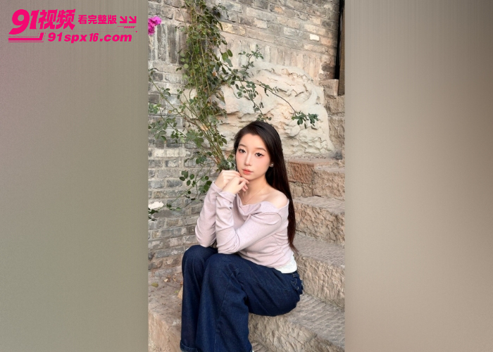 高颜值巨乳大四学姐 人前高冷私下金主胯下吃鸡 无套后入猛操蜜桃臀 - 图2