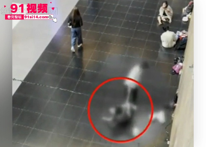 台北车站发生一起恶性性侵事件 香港女游客被通缉犯 邱胜明 车站性侵10分钟竟然无人制止 现在的人性都这么冷淡了么 - 图5