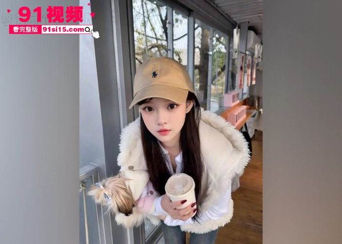 温州永豪锦园门口一对小情侣大白天当街做爱 被路过的司机拍下发到业主群全网疯传 - 图1