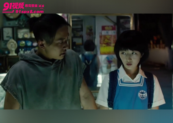 AI脱衣魔改电视剧 少年的你 清纯学生妹 周冬雨 遭霸凌崩溃 被 易烊千玺 粗暴的占有她 - 图1