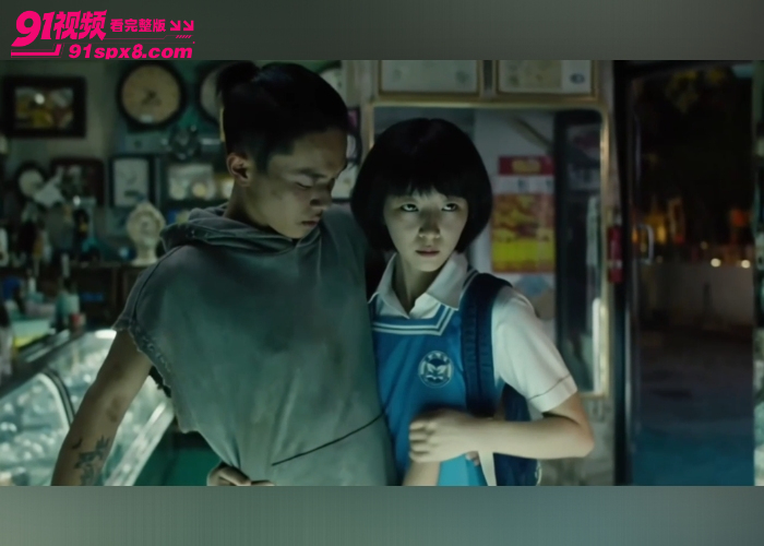 AI脱衣魔改电视剧 少年的你 清纯学生妹 周冬雨 遭霸凌崩溃 被 易烊千玺 粗暴的占有她 - 图2