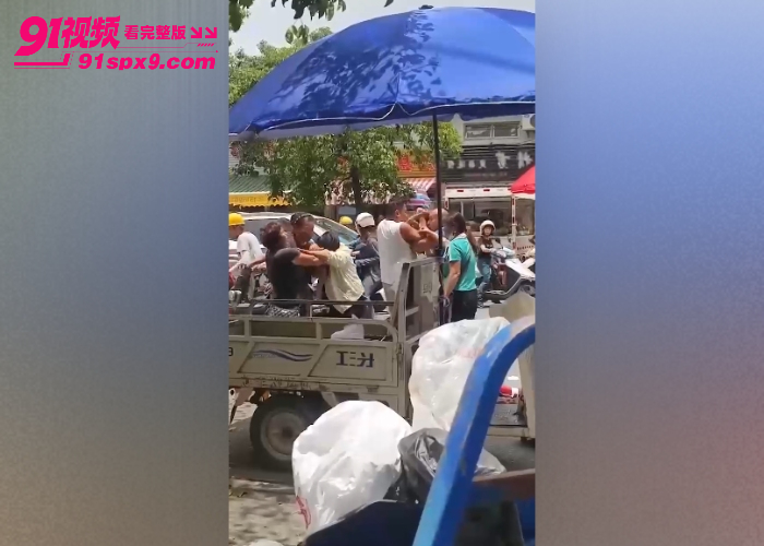 广东汕头血案两卖红薯的摊贩，因一毛钱价格街头互殴升级成拿刀互桶 导致一人死亡底层的悲哀 - 图3