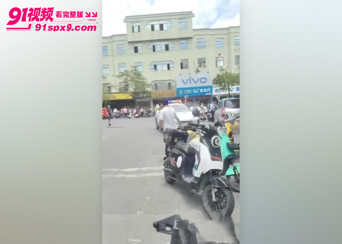 广东汕头血案两卖红薯的摊贩，因一毛钱价格街头互殴升级成拿刀互桶 导致一人死亡底层的悲哀 - 图4