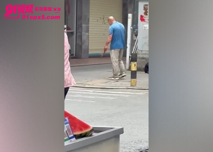 广东汕头血案两卖红薯的摊贩，因一毛钱价格街头互殴升级成拿刀互桶 导致一人死亡底层的悲哀 - 图5