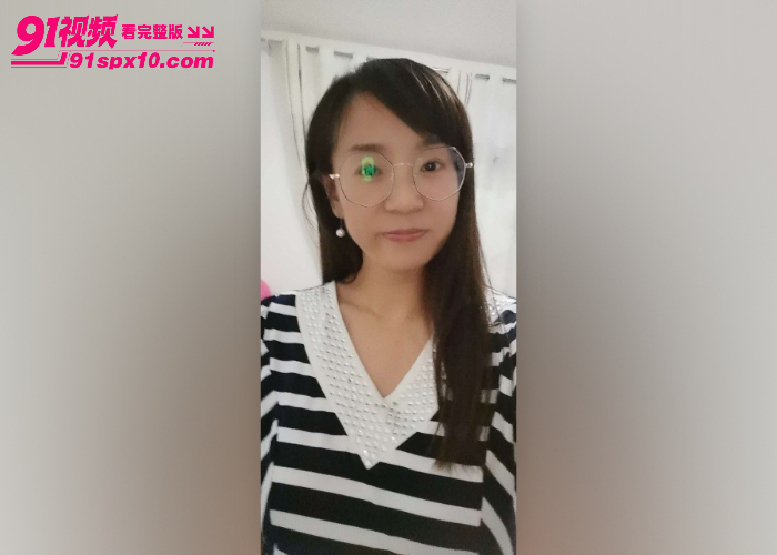 河南洛阳已婚英语老师 许葛菲 夫妻生活没了激情 为了寻求刺激网上认识了个小鲜肉 每天裸聊抠逼发泄心中欲望 - 图3