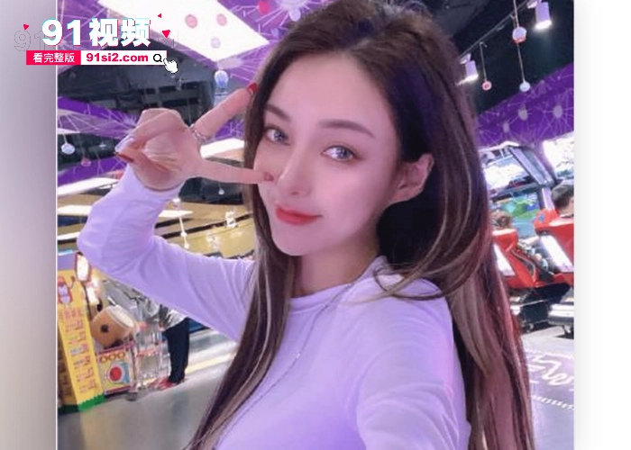 独家爆料，曾经因为一首 不怕不怕 火爆全网的 郭美美 早起下海啪啪啪视频流出，白浆都被操出来了！ - 图1