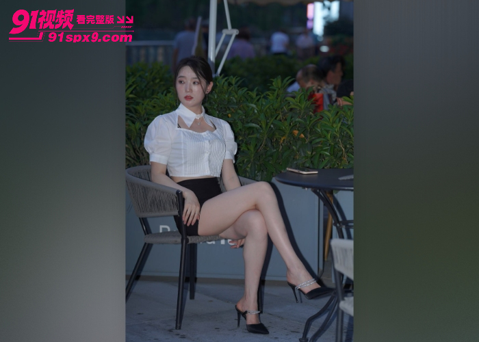 【海角原创】小姨子做饭时换上情趣紫网袜勾引我，饭可以不吃小姨子我必须操 - 图3