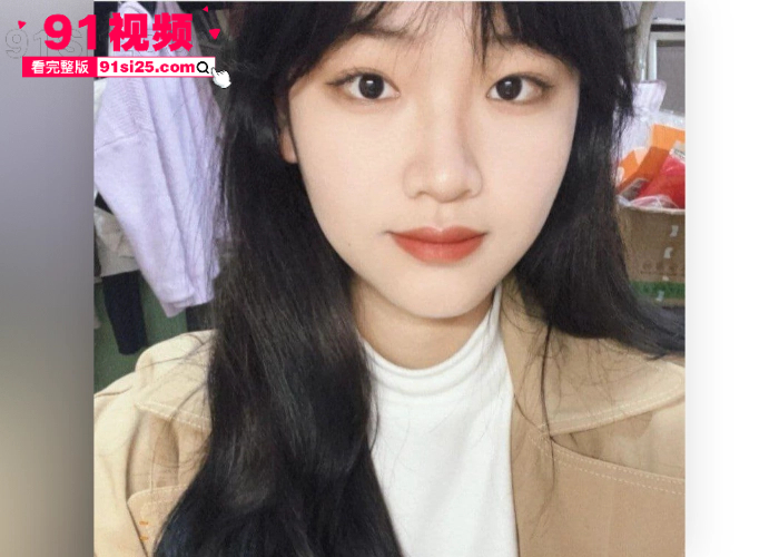 贵州房产女中介 郝雪萍 为了业绩给客户口交 跪着深情舔弄龟头诱惑十足 这种眼镜妹娶回家估计会被榨干 - 图4