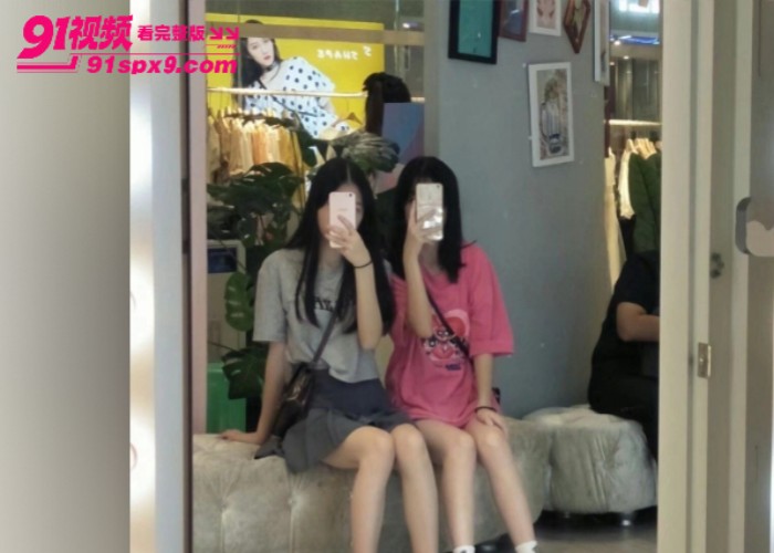 【海角原创】极品女儿闺蜜找她写作业被我拿下 在女儿旁边偷偷摸摸操她闺蜜 真刺激 - 图3