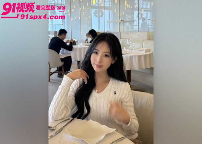 【海角原创】撞见小姨子厕所真空不关门 沙发强行打屁股抠逼惩罚不过瘾 转战车内疯狂肉搏最后竟求着射里面 - 图3