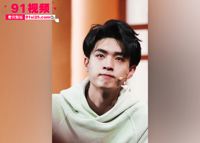 德云社太子爷 秦霄贤 被前女友 辛雨锡 怒锤恋爱出轨 还联系出轨对象曝光性爱视频 激战画面流出瞬间冲上热搜 - 图1