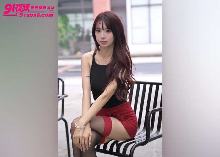 推特91porn 大神唐先生约操极品空姐 黑丝制服后入打桩勾脚脚 - 图1