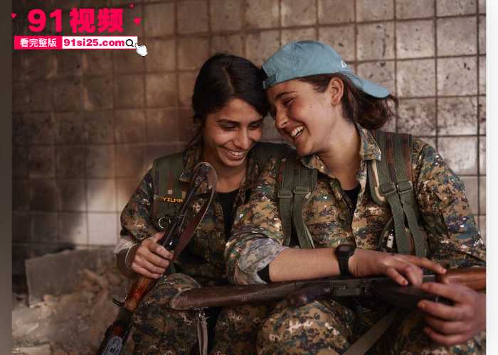 人间地狱停火骗局 叙利亚军方占领 库尔德 聚居区 库尔德女兵 投降遭虐杀 野外被扫射裸体侵犯丢雪山上施暴视频全网疯传 - 图4