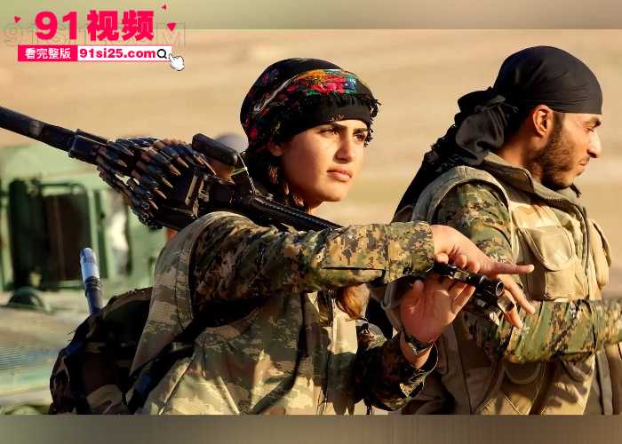 人间地狱停火骗局 叙利亚军方占领 库尔德 聚居区 库尔德女兵 投降遭虐杀 野外被扫射裸体侵犯丢雪山上施暴视频全网疯传 - 图5