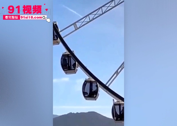 国外又出神级野外刺激现场 摩天轮内饥渴洋妞当众跪舔大屌 舱内上演活春宫生怕别人看不到啊 太敢玩了 - 图5