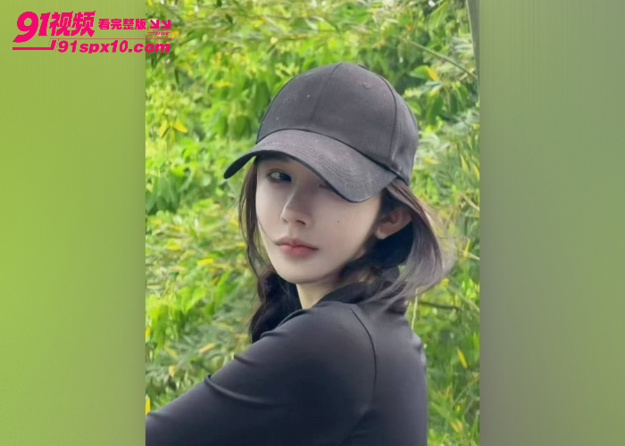 上海政法学院女神 王蕊 被男友调教成性瘾母狗 穿着真空丝袜露出 直接在天桥上把她给内射了 - 图4