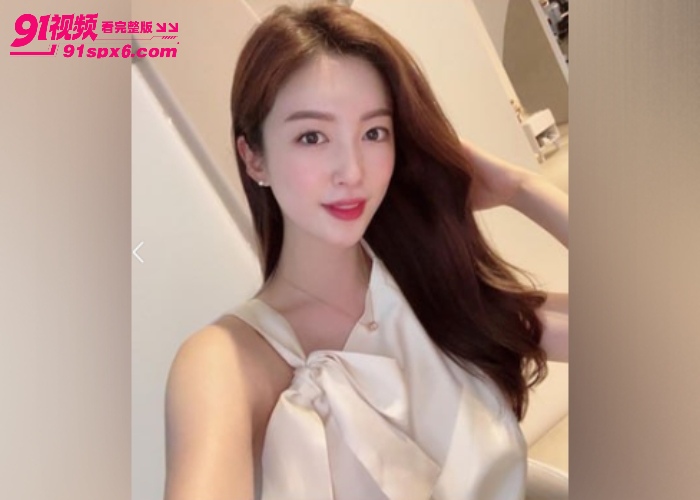 【海角原创】骚逼女儿边跟男友打电话 边给我舔屌 在偷感十足的环境下操逼 很快就射了 - 图1