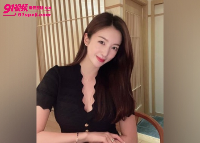 【海角原创】骚逼女儿边跟男友打电话 边给我舔屌 在偷感十足的环境下操逼 很快就射了 - 图2
