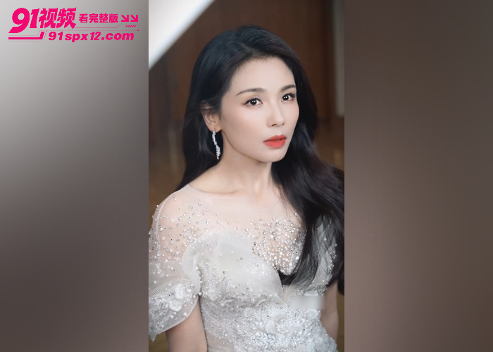 AI成人短剧熟女骚货 刘涛 红毯活动上被摄影师和粉丝轮流干到高潮 本人原声配音超刺激 - 图2