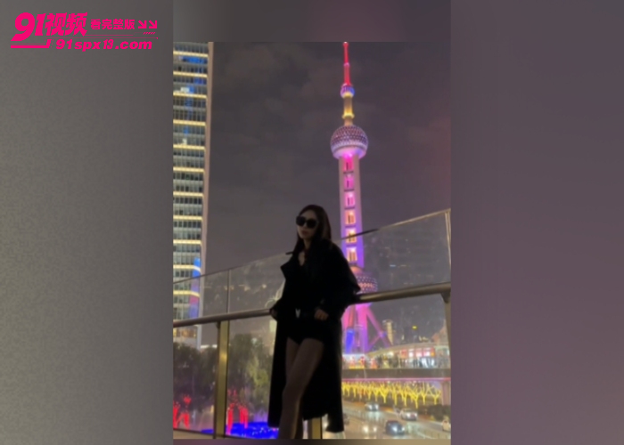上海极品女大学生 王萱 背着男友私会金主被男友发现后怒曝性爱视频 清纯外表下竟是个骚浪肉便器 - 图1