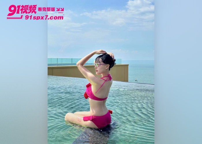 高颜值御姐 郭绚 被老公压在身下暴力输出 骚穴被猛干到身体乱颤浪叫不止 御姐反差被操到高潮崩溃喷水 - 图1